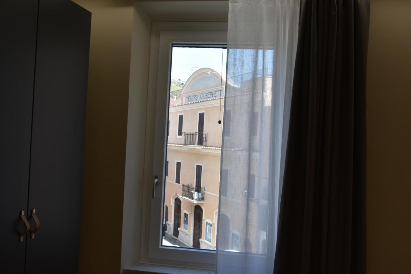 Mom Apartment Rooms&Suites Tivoli Esterno foto