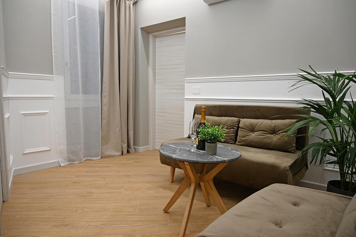 Mom Apartment Rooms&Suites Tivoli Esterno foto