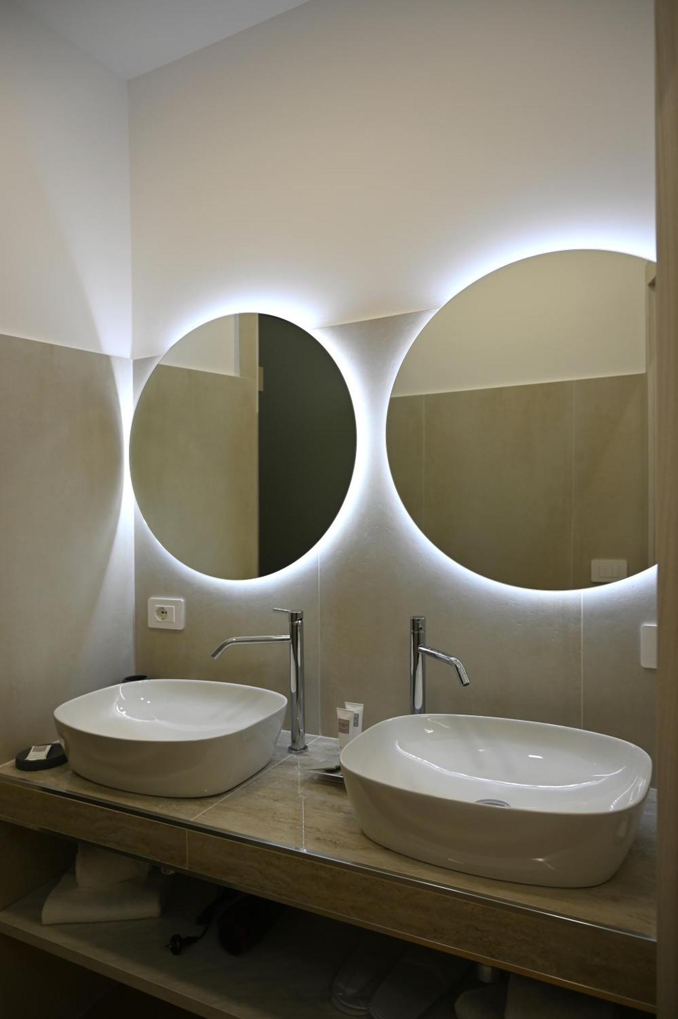 Mom Apartment Rooms&Suites Tivoli Esterno foto